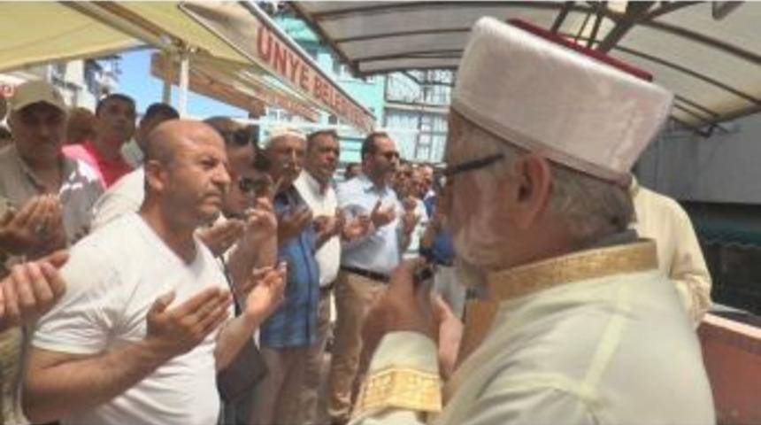 &Uuml;nye&rsquo;de Gıyabi Cenaze Namazı