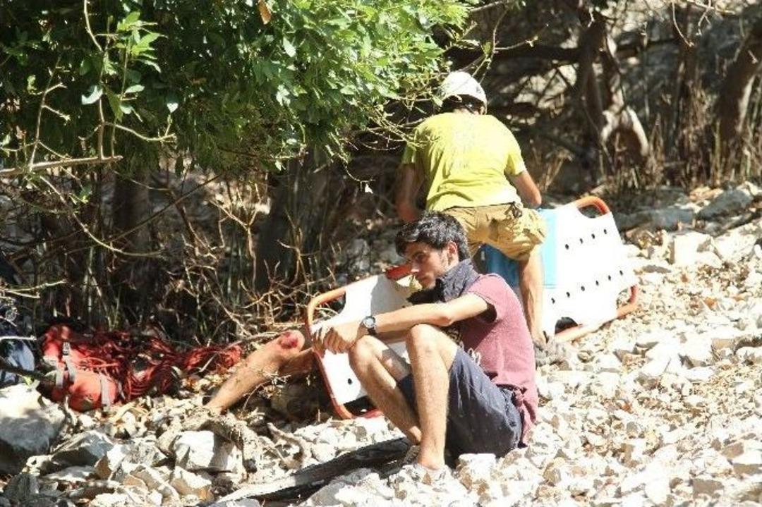 Kelebekler Vadisi&rsquo;nde 60 Metreden D&uuml;şen Gen&ccedil; Ağır Yaralandı