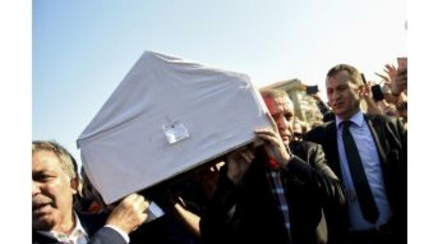 Cenaze T&ouml;reninde G&ouml;zyaşlarını Tutamayan Cumhurbaşkanı Erdoğan Konuşmasını Yarıda Kesti