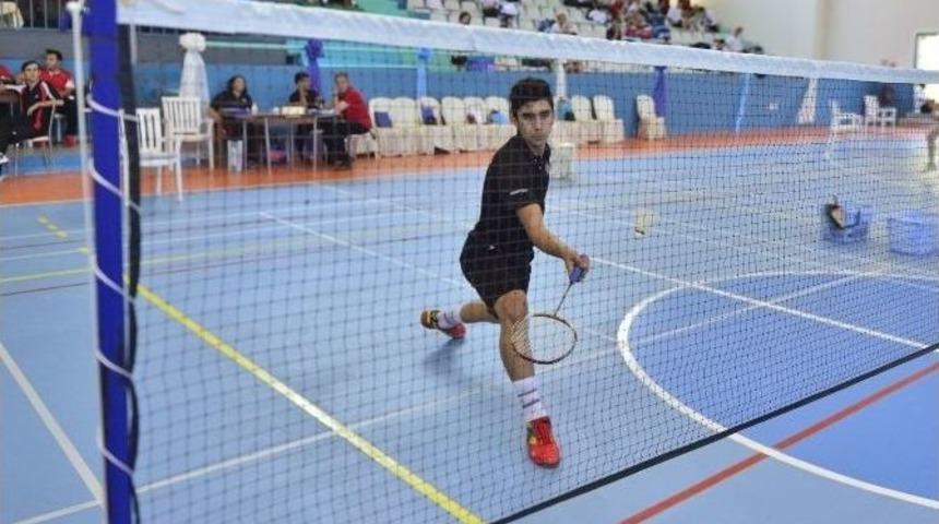 Balkan Badminton Şampiyonası&rsquo;nda Zirve T&uuml;rkiye&rsquo;nin