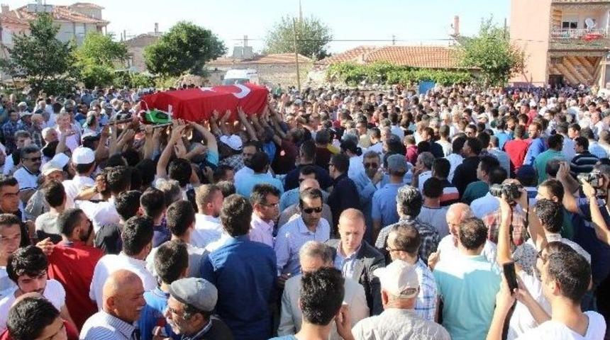 Darbe Girişiminde Şehit Olan Muhammed Yal&ccedil;ın, Karaman&rsquo;da Toprağa Verildi