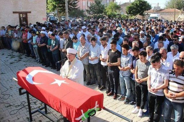 Darbe Girişiminde Şehit Olan Muhammed Yalçın, Karaman’da Toprağa Verildi