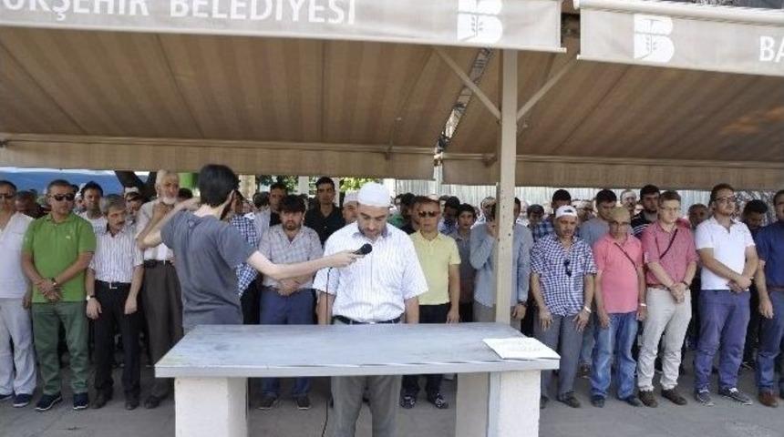 Şehitler İ&ccedil;in Gıyabi Cenaze Namazı Kıldılar