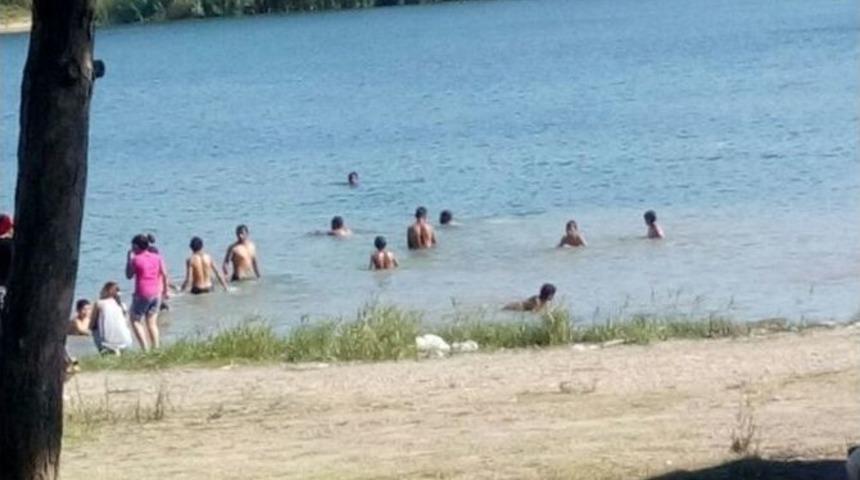 Sıcaktan Bunalan Vatandaşlar G&ouml;lette Serinledi