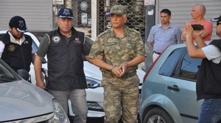 İzmir&rsquo;de G&ouml;zaltına Alınan Asker Sayısı 79 Oldu