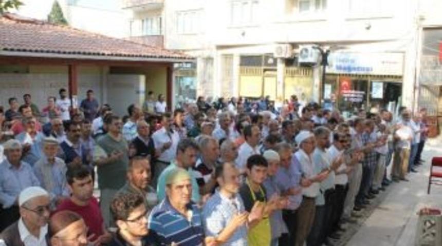 Şehitler İ&ccedil;in Gıyabi Cenaze Namazı Kılındı