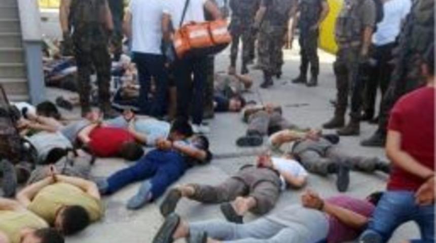 Sabiha G&ouml;k&ccedil;en Havalimanı&rsquo;nda 11 Asker G&ouml;zaltına Alındı