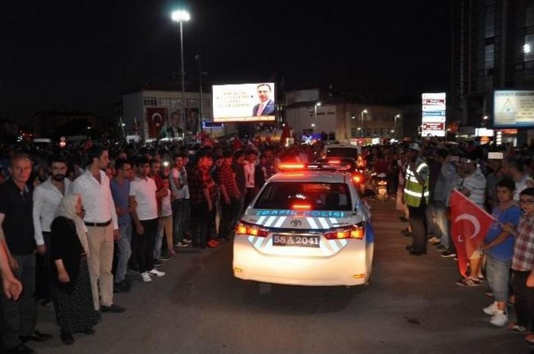 Sivaslı Şehit 4&rsquo;&uuml;nc&uuml; Sınıf Emniyet M&uuml;d&uuml;r&uuml;n&uuml; Binler Karşıladı