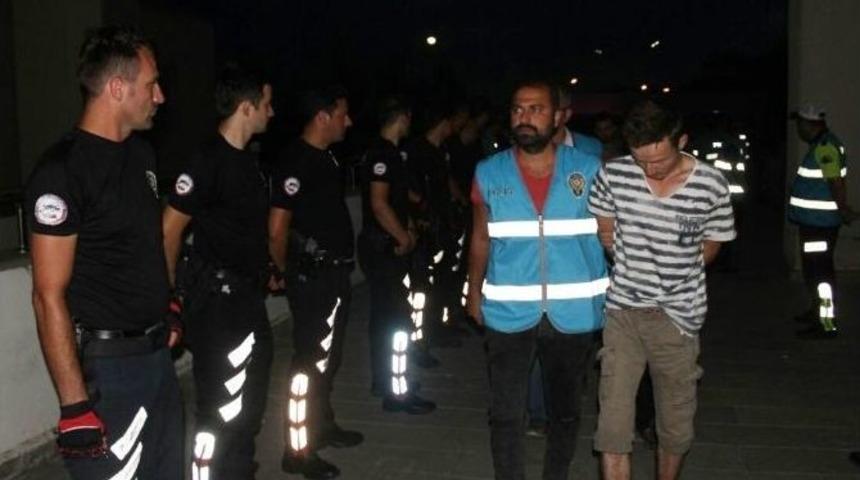 Darbeye Teşebb&uuml;s Eden 100 Ş&uuml;pheli Asker Adliyeye Sevk Edildi