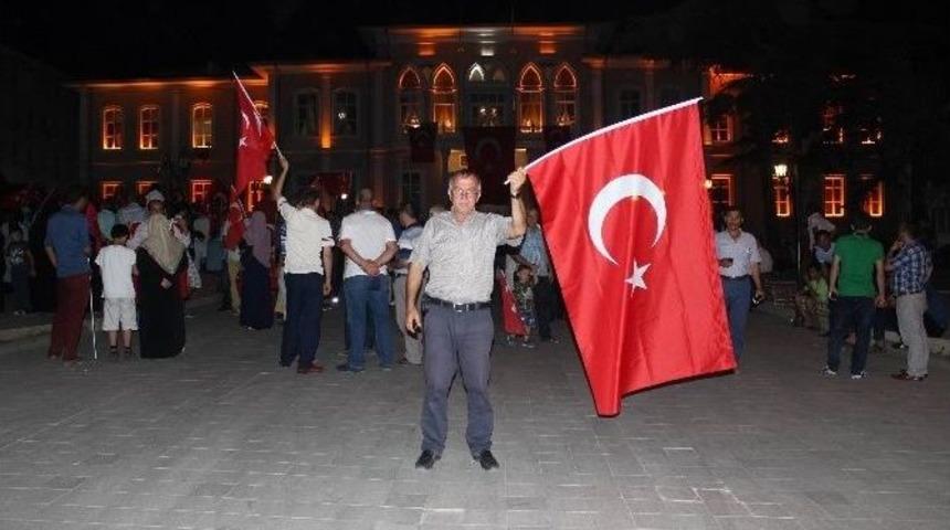 Tekirdağ&rsquo;da Demokrasi N&ouml;beti S&uuml;r&uuml;yor