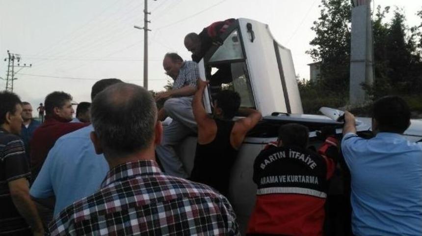 Bartın&rsquo;da Otomobil Takla Attı: 3 Yaralı