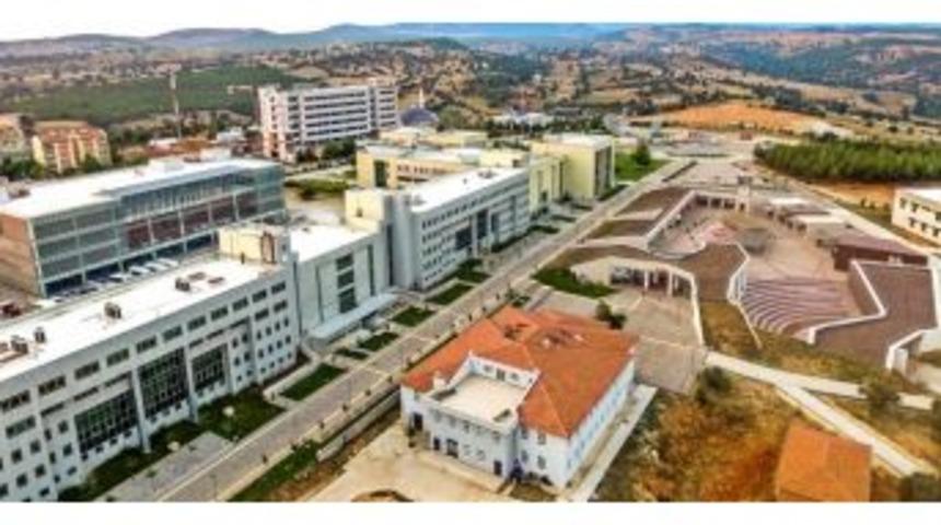 Uşak Üniversitesi Öğrenci Memnuniyetinde Türkiye 4.’sü