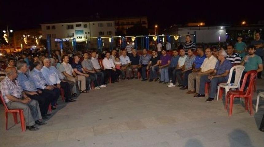 Kula’da ’demokrasi Nöbetine’ Devam Ediliyor