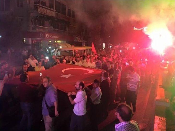 Aydın’da ‘demokrasi Nöbeti’ Devam Ediyor G5