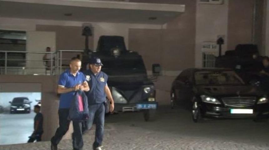 İzmir&rsquo;de 5 General Tutuklandı