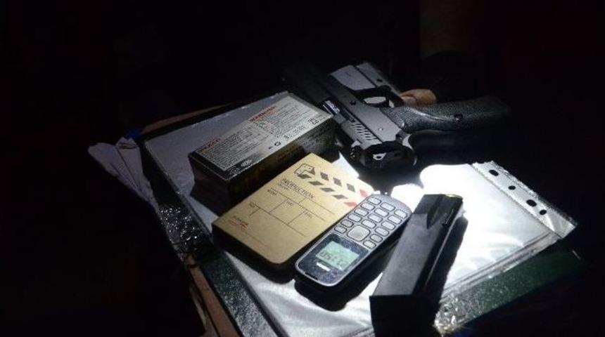 Otob&uuml;s İ&ccedil;erisinde Askeri Personel Operasyonu