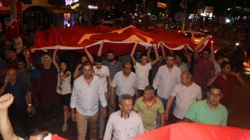 Nazilli Darbeye Karşı Tek Y&uuml;rek Oldu