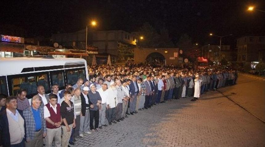 Ahlat&rsquo;ta Şehitler İ&ccedil;in Gıyabi Cenaze Namazı Kılındı