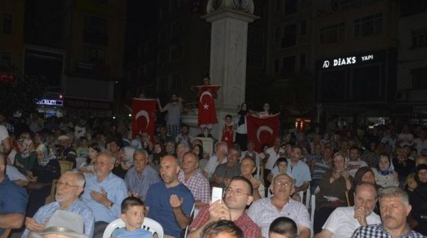 Demokrasi Şehitleri İ&ccedil;in Kur&rsquo;an-ı Kerim Okundu