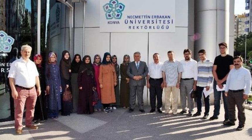 Başarılı İlahiyat &Ouml;ğrencileri Ne&uuml; Bursu İle Arap&ccedil;a Dil Eğitimi İ&ccedil;in &Uuml;rd&uuml;n&rsquo;e G&ouml;nderilecek