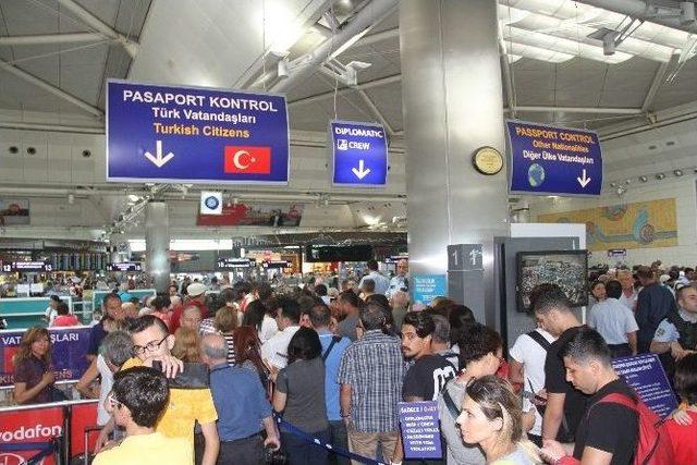 Yeşil Ve Gri Pasaportlara Sıkı Takip