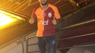 Ömer Bayram, Galatasaray'a transferini gece kulübünde kutlayınca tepki çekti!
