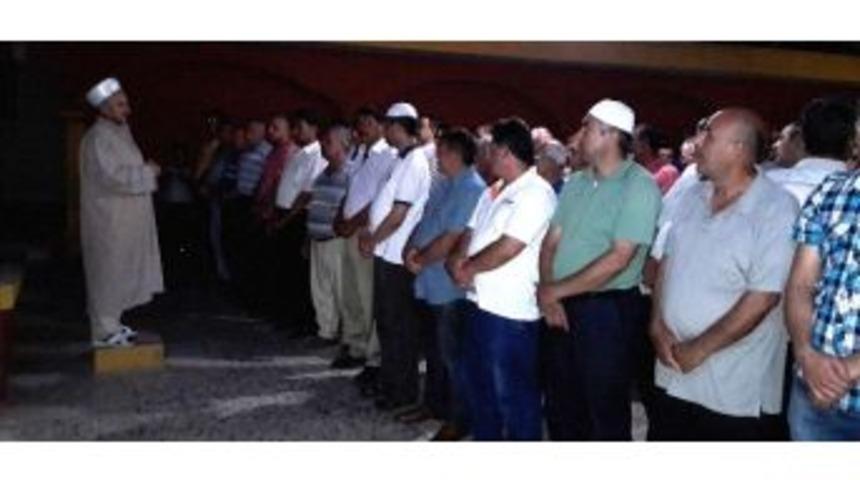 Hatay&rsquo;da Demokrasi Şehitleri İ&ccedil;in Gıyabi Cenaze Namazı Kılındı
