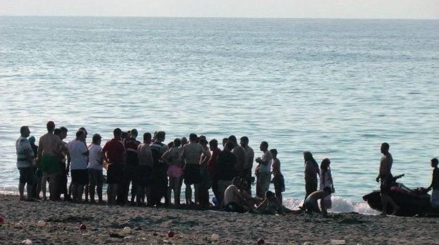 Plajda &Ccedil;ocuğun Kaybolması Paniğe Neden Oldu