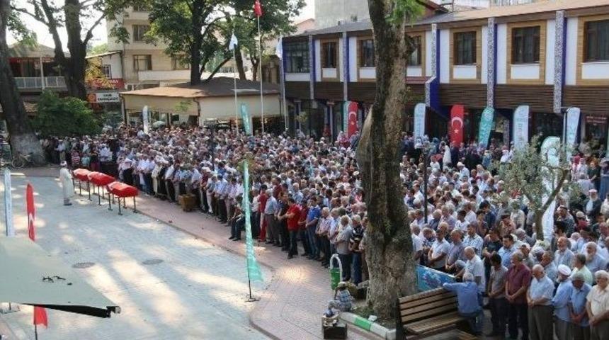 İznik’te Kalkışma Girişimi Şehitleri İçin Gıyabi Cenaze Namazı