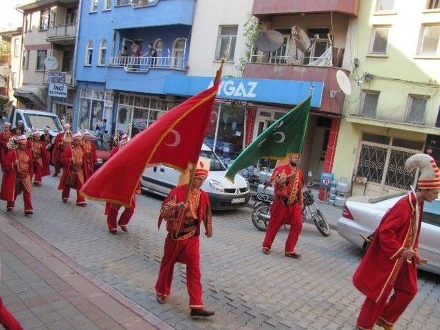 Başkan Çalışkan’ın İkiz Oğulları Deve Üstünde