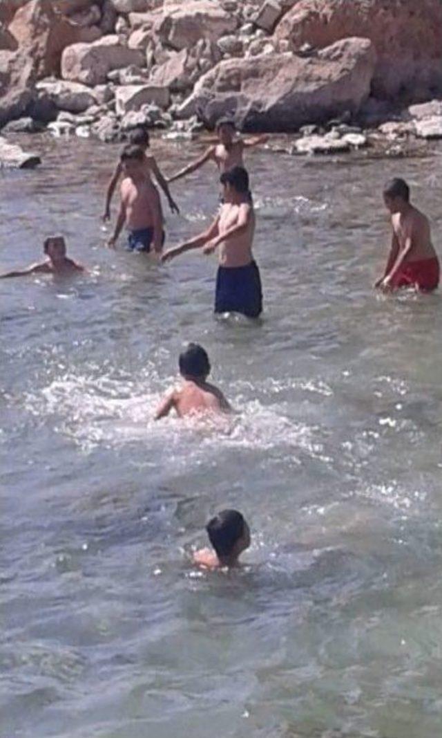 Yaz Kur’an Kursu Öğrencileri Havuzda Eğlendiler