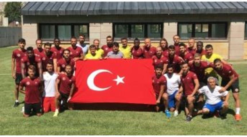 Alanyaspor&rsquo;dan T&uuml;rk Bayrağı İle Birlik Mesajı