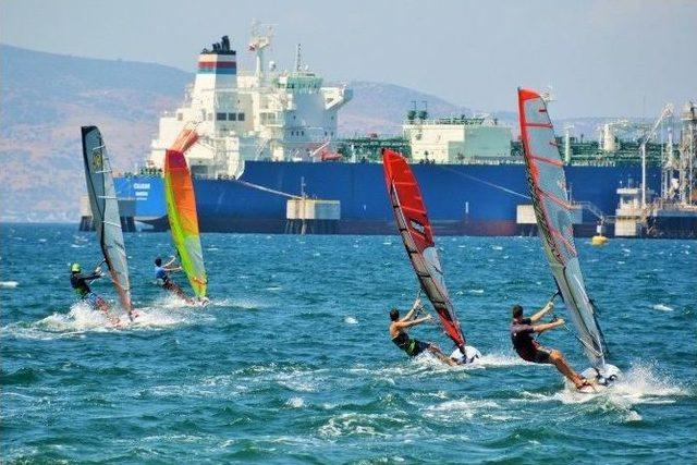 Aliağa’da Festival Gibi Deniz Şenliği