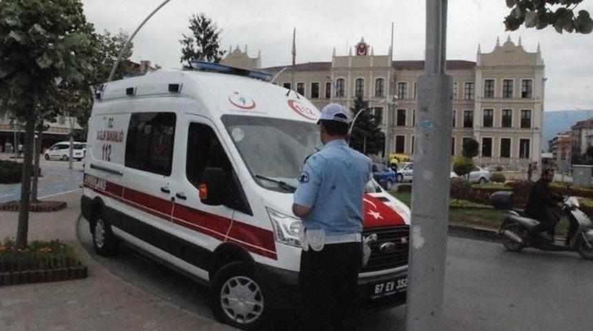 Bolu Valiliği &Ouml;n&uuml;nde Ş&uuml;pheli Ambulans Alarmı