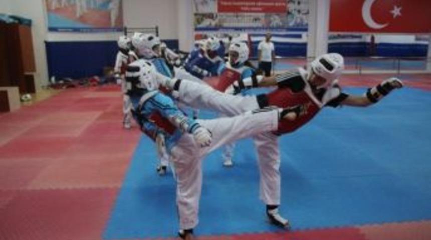Kocaelili Tekvandocular Konya’ya Hazırlanıyor