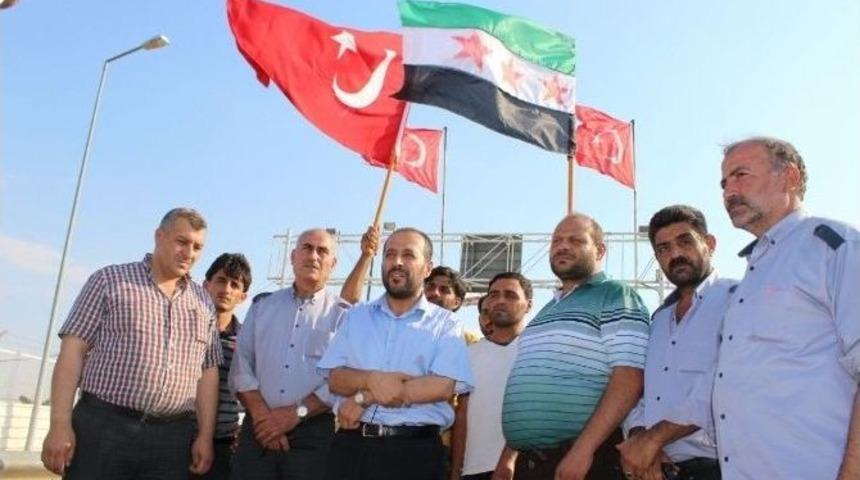 Suriyeliler&rsquo;den Darbe Protestosu