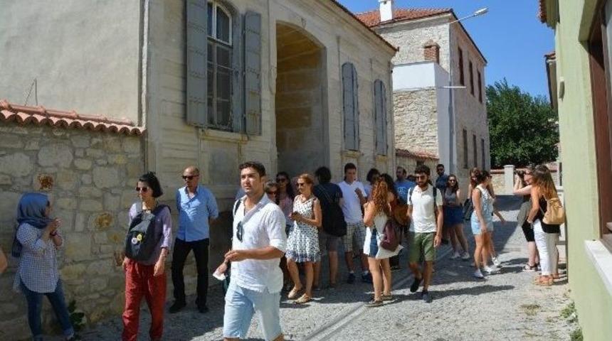 Sanat El&ccedil;isi T&uuml;rk Ve Yunan &Ouml;ğrenciler S&ouml;ke&rsquo;de