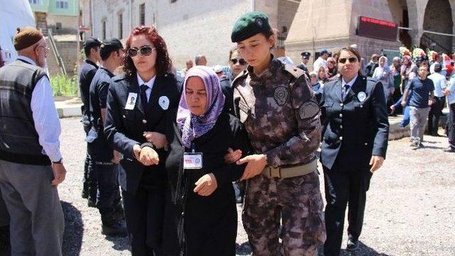 Sehit Kübra Doğanay Son Yolculuğuna Uğurlandı