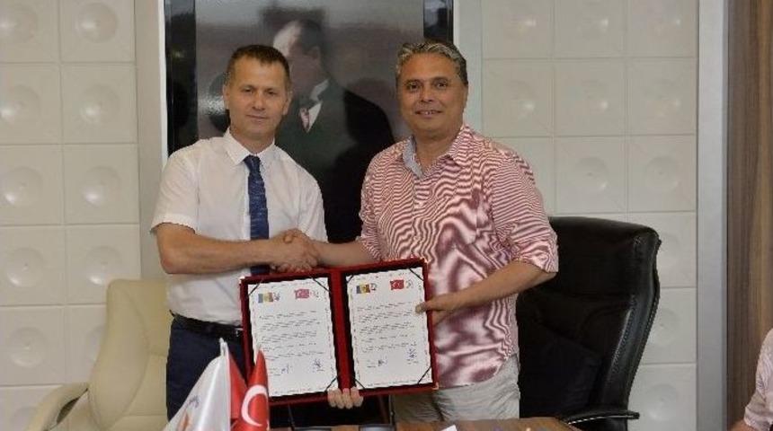 Muratpaşa&rsquo;dan T&uuml;rk D&uuml;nyasına Dostluk K&ouml;pr&uuml;s&uuml;