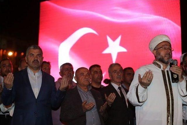 Başkan Çelik Demokrasi Nöbetini Sürdürüyor