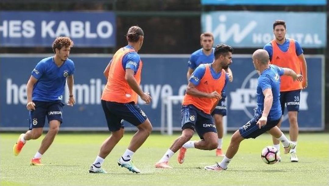 Fenerbah&ccedil;e, Yeni Sezon Hazırlıklarını S&uuml;rd&uuml;r&uuml;yor