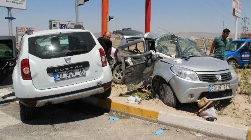 Aksaray&rsquo;da Feci Kaza: 3 &Ouml;l&uuml;, 5 Yaralı