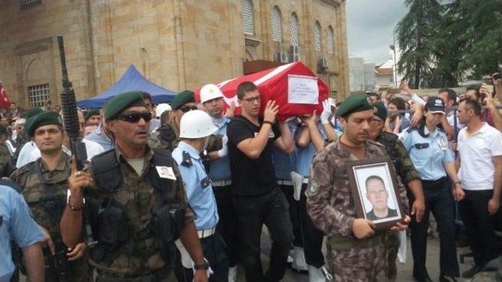 Düzce Şehidini Binlerce Kişi Uğurladı G3