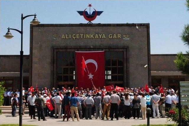 Afyonkarahisar’da Sendikalar Darbe Girişimini Protesto Etti