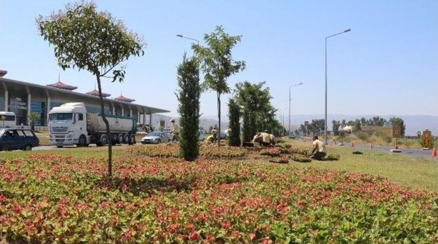 Aydın Caddeleri Ve Otogar Renkli G&ouml;r&uuml;n&uuml;me Kavuştu