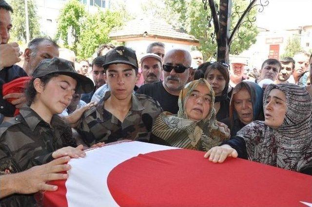 Şehit Eski Özel Harekat Polisi Serkan Göker, Son Yolculuğuna Uğurlandı