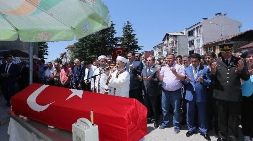 Demokrasi Şehidi &Uuml;mit &Ccedil;oban Amasya&rsquo;da Defnedildi