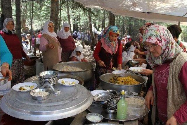 Seydikemer’de Şükür Yemeğine Yoğun İlgi