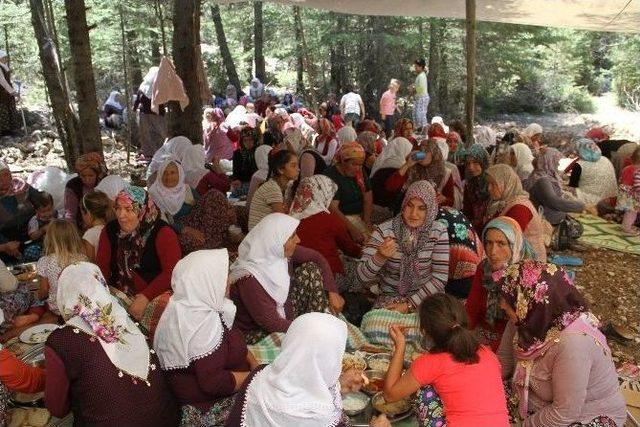 Seydikemer’de Şükür Yemeğine Yoğun İlgi