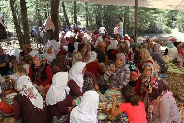 Seydikemer’de Şükür Yemeğine Yoğun İlgi